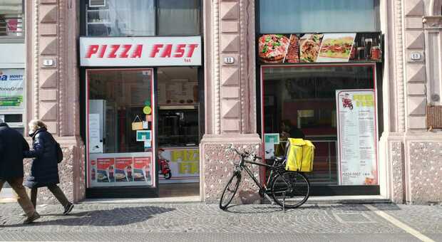 Spedizione punitiva in pizzeria a Padova