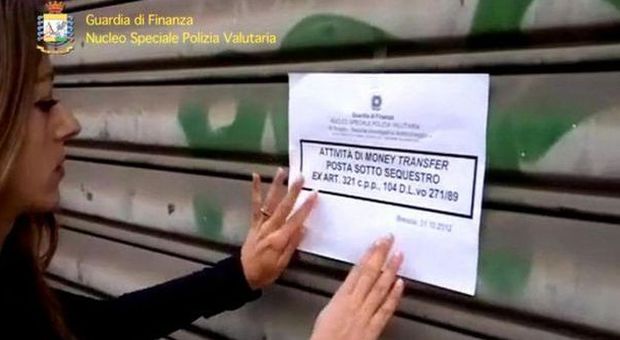 Money transfer, riciclaggio di un miliardo di euro: la Guardia di Finanza arresta 18 persone a Roma