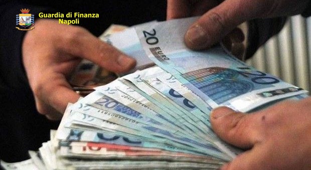 Prestiti usurai a imprenditori con tassi del 275% mensile, tre arresti nel Napoletano
