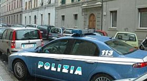 Ancona, ladro di cartelli pubblicitari incastrato dalle webcam e denunciato