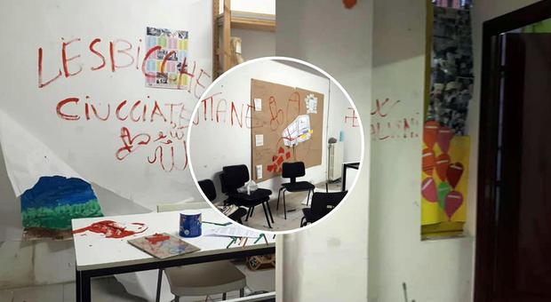 Raid omofobo nella scuola e scritte inneggianti a Salvini, i bimbi puliscono insieme alle mamme