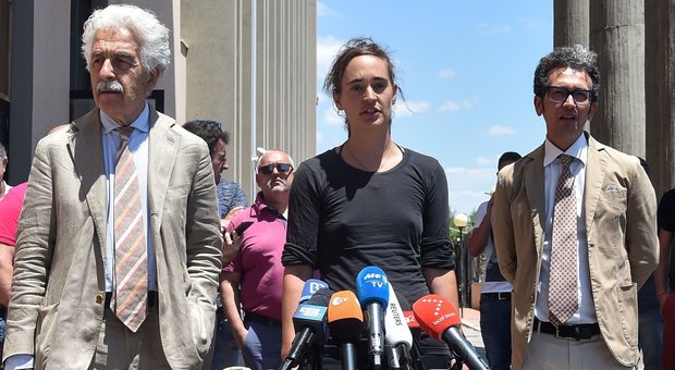 immagine «Carola non è più la capitana». Nuovo interrogatorio con i pm