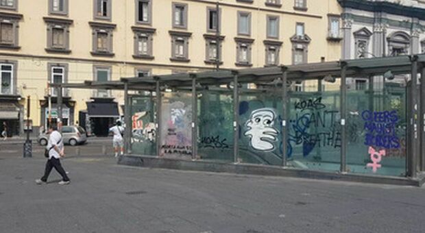 Napoli: tentata rapina a una turista in centro: fermate due persone