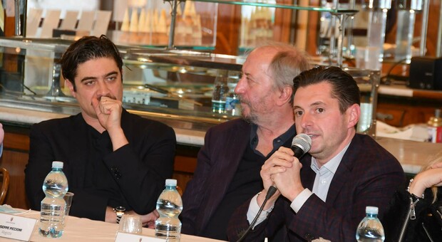 Riccardo Scamarcio, Giuseppe Piccioni e il sindaco Marco Fioravanti