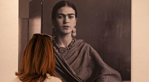Frida Kahlo, la mostra a Palazzo Fondi di Napoli: nuovi orari di visita per Natale