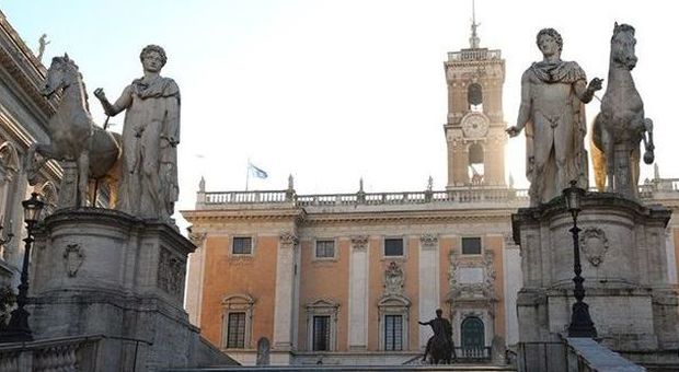 Roma, nuova grana sui salari comunali: per vigili e insegnanti è allarme sciopero