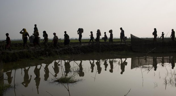 Rifugiati Rohingya in fuga