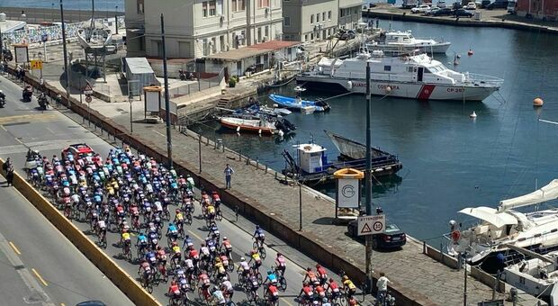 Il Giro d'Italia l'anno scorso a Napoli