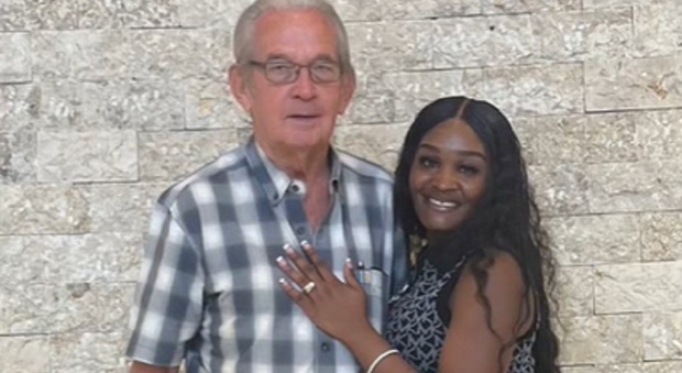 Infermiera di 24 anni sposa un uomo di 85 (più vecchio di suo nonno): «Siamo felici, ora vogliamo due figli»
