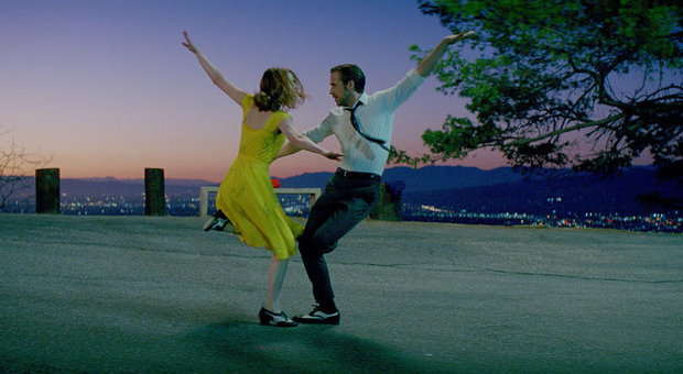 Emma Stone e Ryan Gosling in una scena di "La La Land"