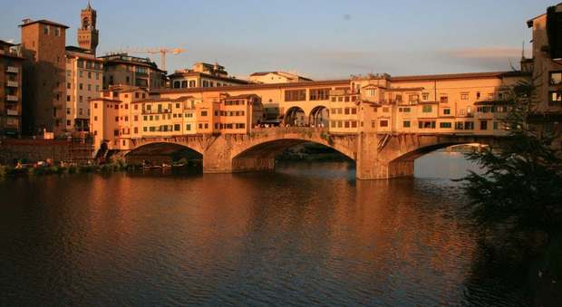Firenze choc, 19enne si butta nell'Arno: è uno studente in gita con la scuola