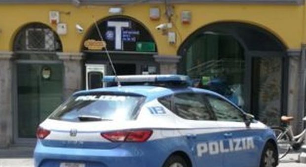 Salerno, rapina in tabaccheria a Portanova: mille euro il bottino