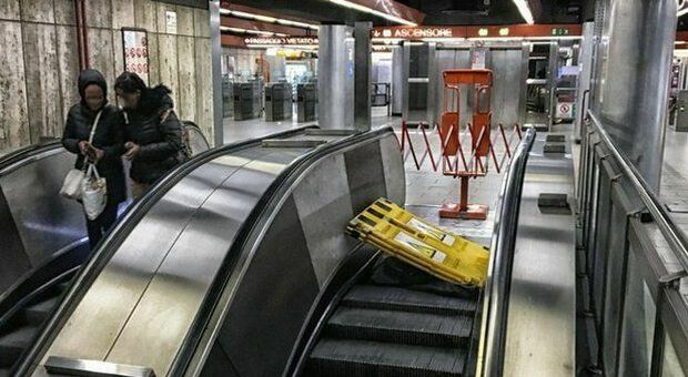 Roma, torna l’incubo scale mobili: in metro guasti e chiusure