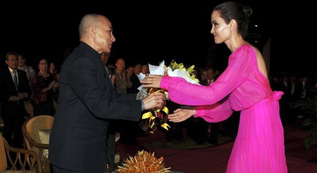 Angelina Jolie torna in pubblico per la prima volta dopo la separazione da Brad Pitt