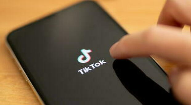 TikTok, limitato ai bambini l'accesso alla piattaforma: in Cina un massimo di 40 minuti