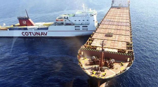 Genova, collisione tra navi: aperta un'inchiesta per disastro ambientale