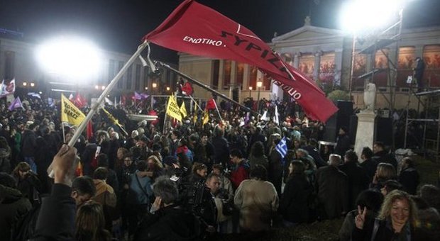 Grecia, la festa di Syriza. Tsipras: «L'ora della Troika è finita»