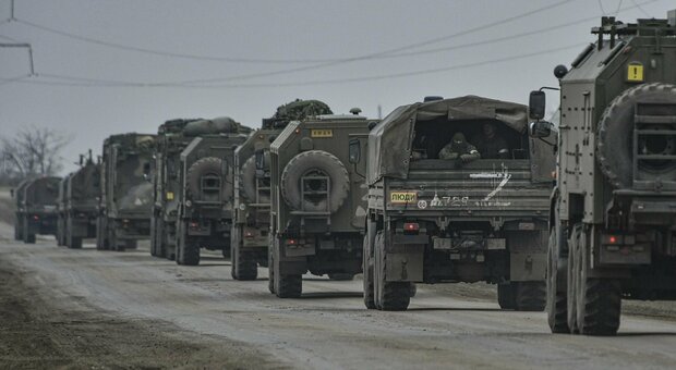 Esercito russo a corto di soldati, stipendi cinque volte più alti della media per chi si arruola