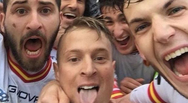 Ciciretti come l'idolo Totti: gol e selfie nel derby dello Stretto Messina-Reggina
