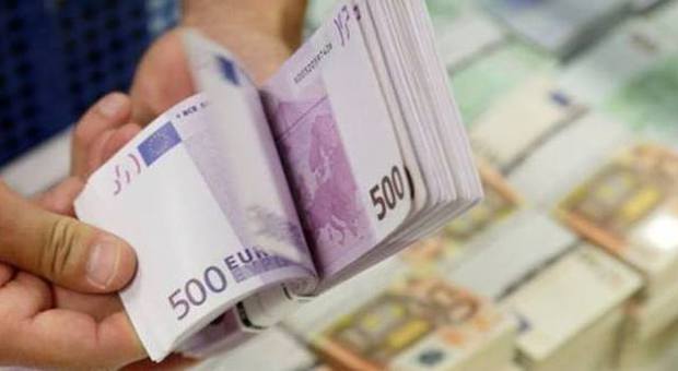 La Svizzera viola ancora il segreto bancario: in rete i nomi degli evasori fiscali stranieri