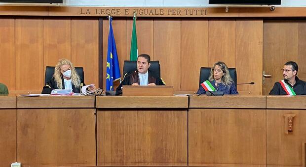 La Corte d'Assise (presidente Pietro Baffa, a latere il giudice Maria Francesca Mariano)