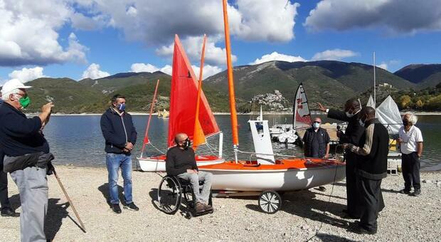 Rieti, Lago del Turano: in acqua la barca per disabili Hansa battezzata dal presidente della Provincia Calisse