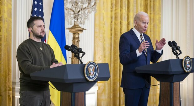 Guerra Ucraina, Zelensky a Washington. «Non è finita». E Biden gli dà i missili Patriot: «Vi difenderemo»