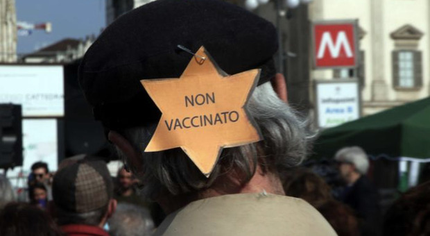 Non si fermano gli atti vandalici contro il vaccino anticovid: la sede della Cgil in provincia di Prato è stata imbrattata con scritte