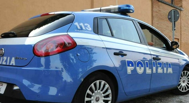 Avellino, rubata Fiat 500L in centro: la polizia la ritrova a Scampia