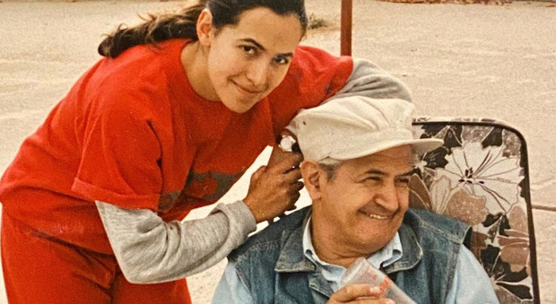 Barbara D'Urso, la foto inedita con il padre: «Mi manchi». Ma i fan notano un dettaglio: «Com'è possibile?»