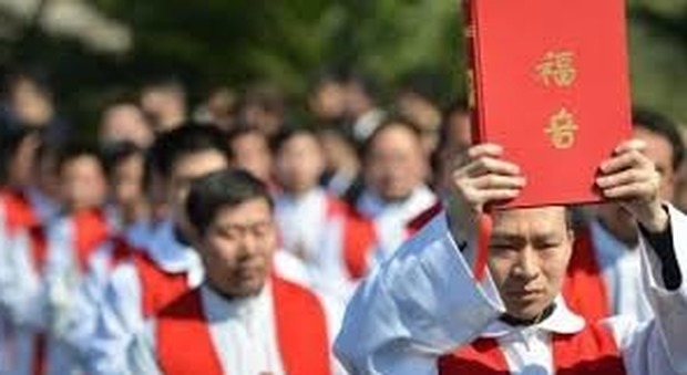 Vaticano, l'accordo storico per le nomine dei vescovi in Cina è pronto «ma non imminente»