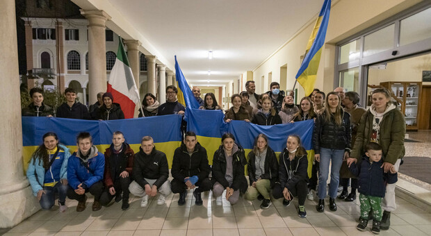 I ragazzi della nazionale giovanile di atletica dell’Ucraina al loro arrivo al Collegio Brandolini Rota, dove sono ospitati