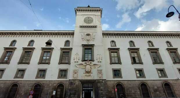 La facciata principale di Castel Capuano da via Tribunali
