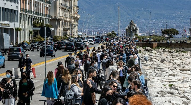 Spostamenti e viaggi, i grandi hotel di Napoli pronti: «Vaccini, fiere e stop Tari per salvare l'estate»