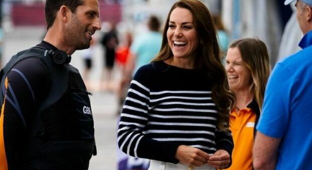 Kate Middleton, giù la corona: il look in pantaloncini che non ti aspetti