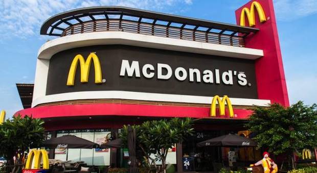 McDonald's assume 40 dipendenti: a Benevento l'assalto dei candidati