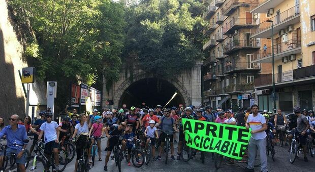 Napoli Bike Festival: «Riaprire la pista ciclabile in Galleria Quattro Giornate è un'esigenza impellente»