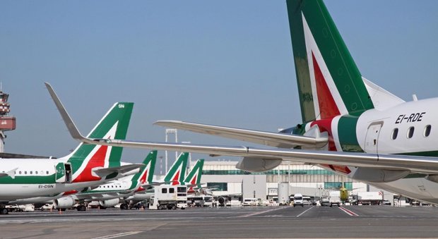 Alitalia, cancellato il 60% dei voli: l'azienda ritenta la trattativa