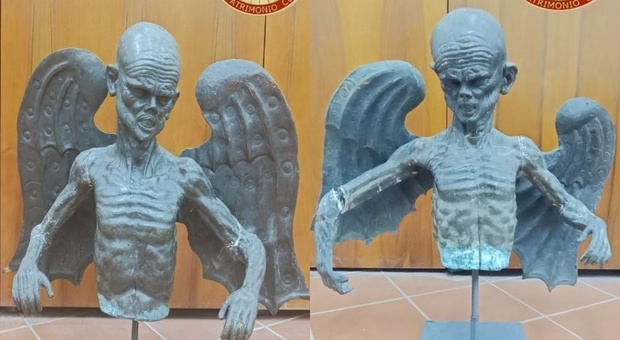 Recuperate due sculture raffiguranti "La morte alata" rubate alla chiesa di San Clemente nel 1992