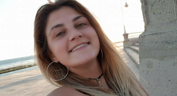 Incidente alle Canarie, morta una ragazza italiana: Valentina, 26 anni, viveva a Gran Canaria con la mamma