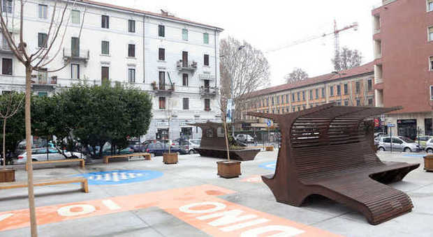 L'Expo rivive in città: le panchine del padiglione della Germani nel parco di via Morosini -Guarda