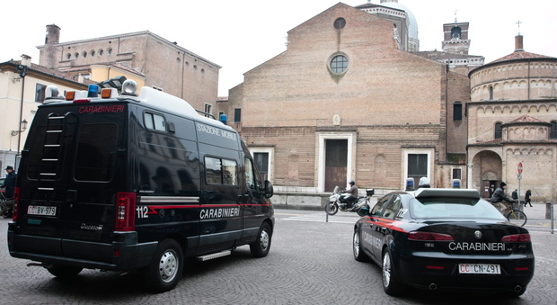 I carabinieri davanti al Duomo