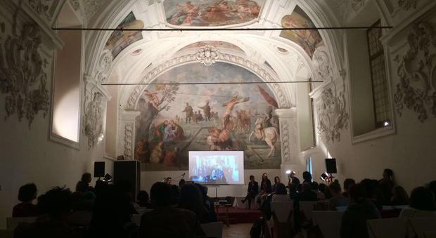 Un momento della rassegna "Racconti dalla città-mondo" al Complesso di San Domenico Maggiore a Napoli