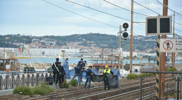 Ancona, muore investito da un treno: disagi sulla linea ferroviaria