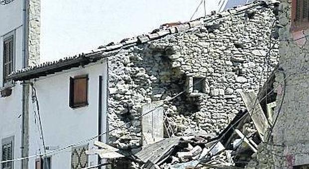 Una delle case crollate