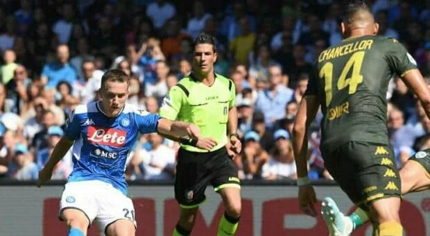 Gli arbitri della quarta giornata: a Doveri il big match Juve-Milan, Maresca per Verona-Roma, Ghersini dirige Lazio-Cagliari