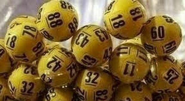 Lotto, SuperEnalotto, Simbolotto e 10eLotto, i numeri vincenti dell'estrazione di oggi, lunedì 29 aprile. Le quote