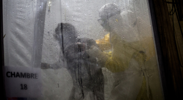 Ebola, in corso la seconda epidemia più grande di sempre: «225 morti e mancano i vaccini»