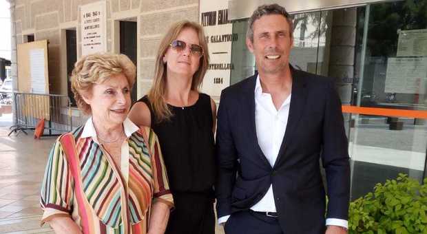 Luca Gotti con moglie e mamma