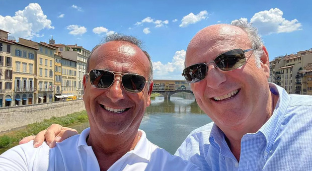 Gerry Scotti in visita a Firenze: Carlo Conti è la sua guida turistica speciale